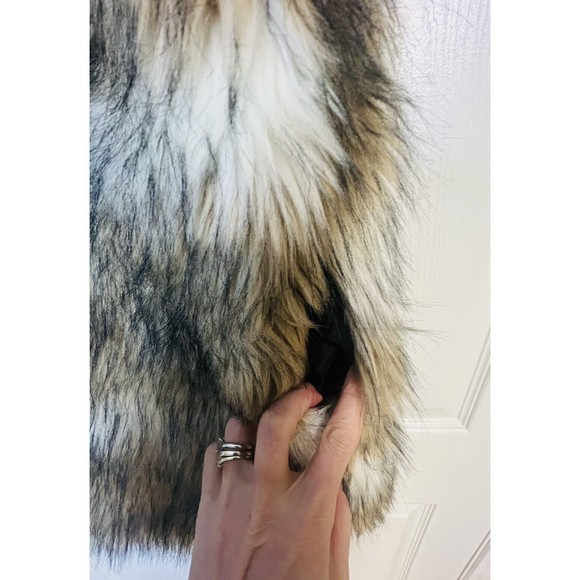 Chicwish Faux Fur Vest Tan Brown Cozy Comfy Boho Hippie Indie Street  Size Small - Picture 3 of 7